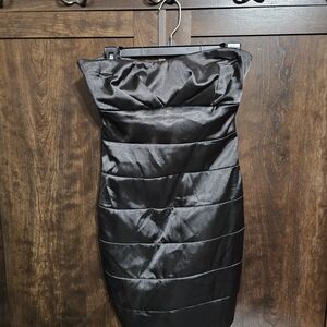 Elegant Black Strapless Dress